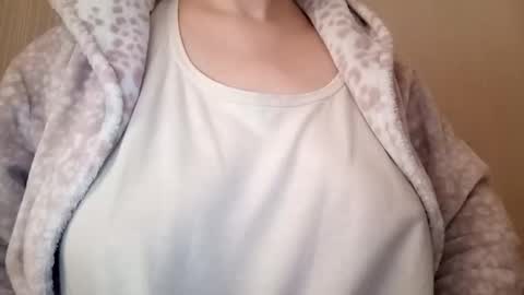 lenagolden online show from 02-05-26, 10:09