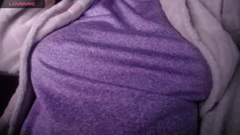 lenagolden online show from 02-25-26, 05:44