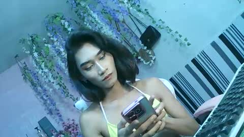 Snapshot of lennonxshit chatting on 03-07-25, 04:35 JANE online show from 03-07-25, 04:35