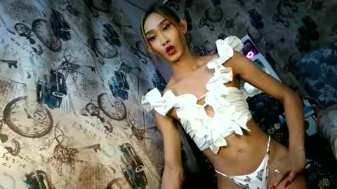 Snapshot of lennonxshit chatting on 09-29-25, 01:49 JANE online show from 09-29-25, 01:49