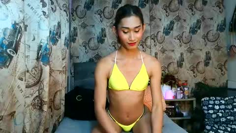 Snapshot of lennonxshit chatting on 12-16-25, 03:06 JANE online show from 12-16-25, 03:06