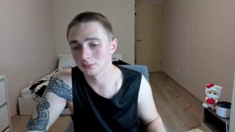 Snapshot of leo__miller chatting on 06-19-26, 01:32 LEO online show from 06-19-26, 01:32