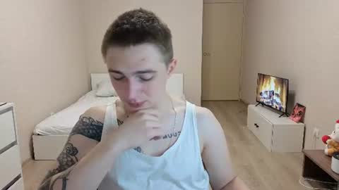 Snapshot of leo__miller chatting on 07-21-26, 12:24 LEO online show from 07-21-26, 12:24