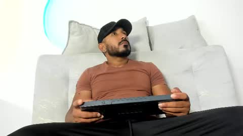 Snapshot of leocarter_ chatting on 06-25-26, 01:15 leo online show from 06-25-26, 01:15