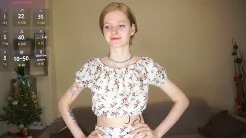 Hello Im Roxy Im just starting my journey here so lets get acquainted online show from 04-03-26, 04:38