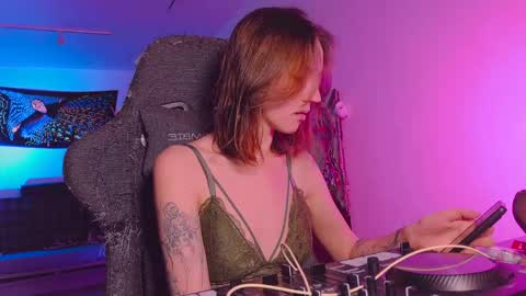 Snapshot of leona_nick chatting on 02-08-26, 03:15 leona online show from 02-08-26, 03:15