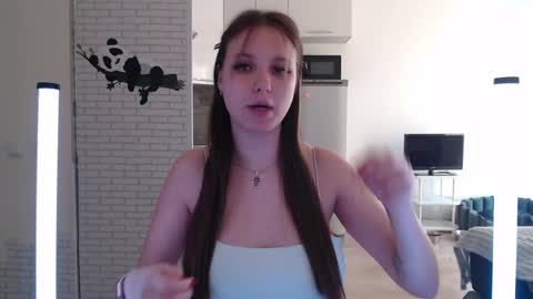 Leonaalove online show from 04-21-26, 02:34