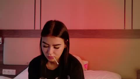 Snapshot of leonameilee chatting on 06-30-26, 06:36 Mila online show from 06-30-26, 06:36