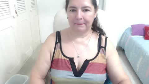 leonela   online show from 04-21-26, 01:42