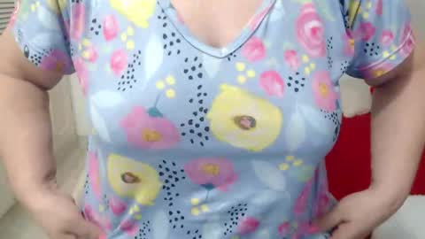 leonela   online show from 06-03-26, 12:02