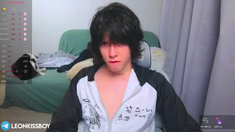 Snapshot of leonkissboy chatting on 03-30-26, 05:36 leonkissboy online show from 03-30-26, 05:36
