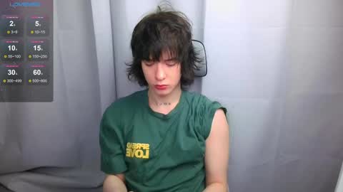 Snapshot of leonkissboy chatting on 05-03-26, 02:39 leonkissboy online show from 05-03-26, 02:39