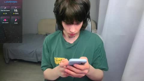 Snapshot of leonkissboy chatting on 05-09-26, 04:01 leonkissboy online show from 05-09-26, 04:01