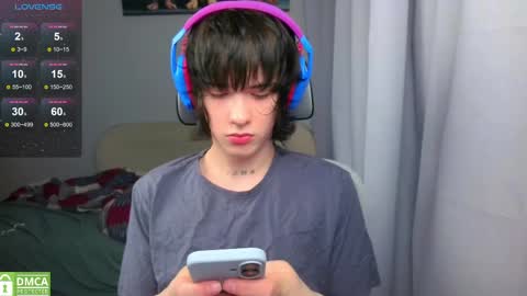 Snapshot of leonkissboy chatting on 05-19-26, 10:05 leonkissboy online show from 05-19-26, 10:05