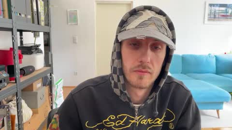 Leon online show from 03-24-26, 08:52