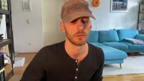 Leon online show from 04-23-26, 11:53