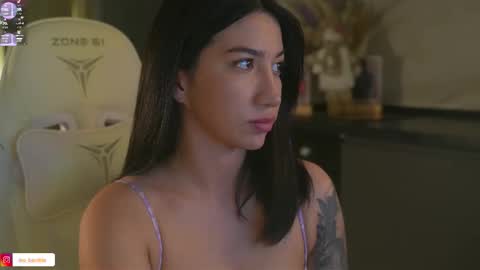 Leora online show from 11-30-25, 05:06