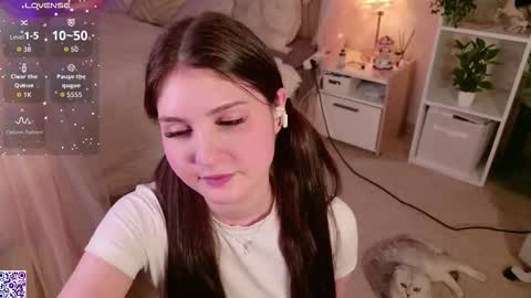 Nicole Moore online show from 12-20-25, 03:19