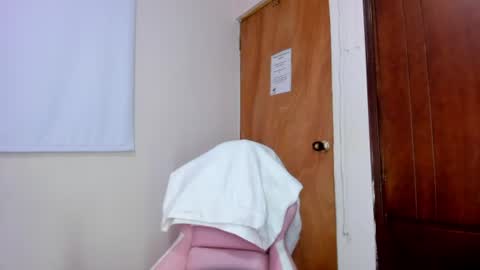 Snapshot of leri_rose_ chatting on 08-01-26, 12:48 online show from 08-01-26, 12:48