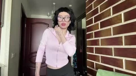 lesleypowderly online show from 07-24-26, 08:34