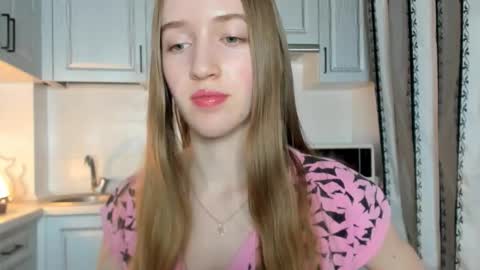 Snapshot of leslie_my_lovee chatting on 10-30-25, 07:14 LESLIE online show from 10-30-25, 07:14