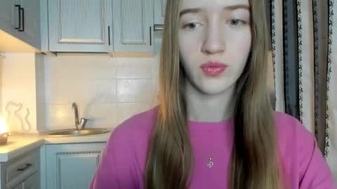 Snapshot of leslie_my_lovee chatting on 11-21-25, 02:10 LESLIE online show from 11-21-25, 02:10