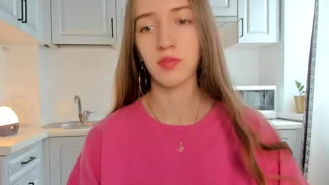 Snapshot of leslie_my_lovee chatting on 07-03-26, 12:11 LESLIE online show from 07-03-26, 12:11