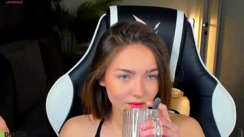 Leslie online show from 05-15-26, 01:12