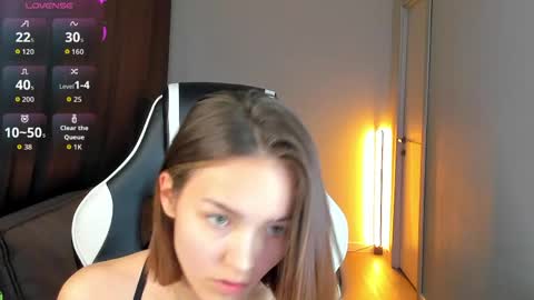 Leslie online show from 05-25-26, 01:00