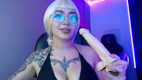 Less  online show from 04-24-26, 10:23