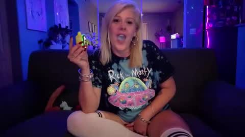 Snapshot of lexi_shocker chatting on 12-16-25, 04:17 Lexi online show from 12-16-25, 04:17