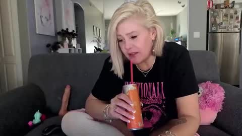 Snapshot of lexi_shocker chatting on 01-08-26, 08:00 Lexi online show from 01-08-26, 08:00