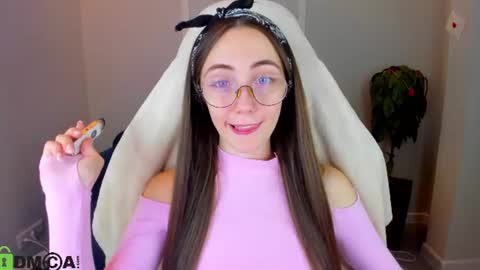 Snapshot of lexi_split chatting on 07-12-26, 01:51 Lexi GTM2 MonWedThurSatSun 1000am-400pm online show from 07-12-26, 01:51