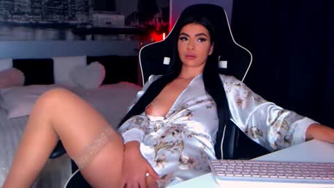 Amalia online show from 05-30-26, 07:27