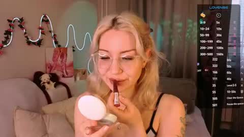 Snapshot of leyalayla chatting on 07-09-26, 07:23 Lily online show from 07-09-26, 07:23