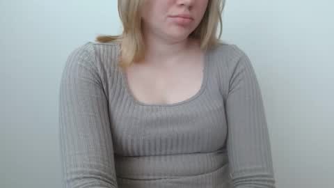 Leyla online show from 05-15-26, 06:31