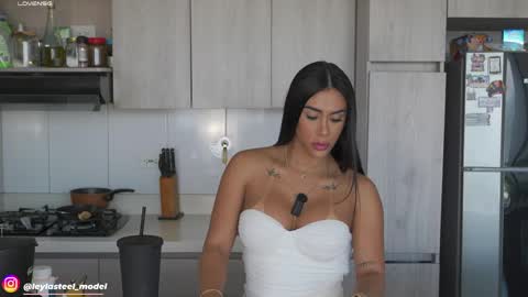 INSTA leylasteel model         online show from 05-20-26, 01:50