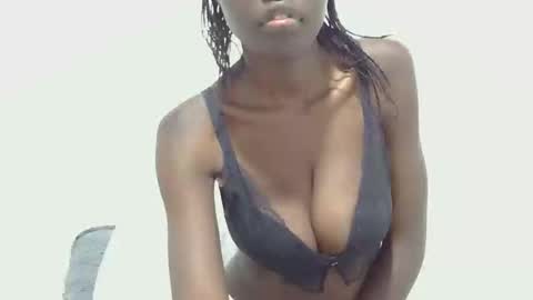 laylani69 online show from 05-18-26, 04:07