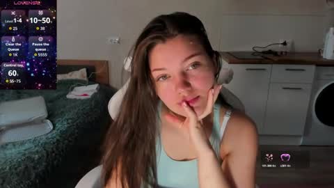 lia_2002_ online show from 04-24-26, 09:34