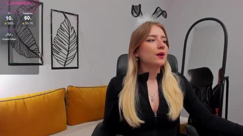 Lia online show from 05-05-26, 02:08
