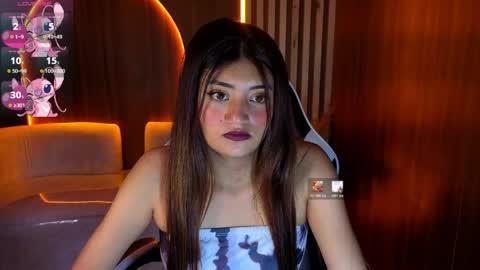 Online 1400 - 2100 online show from 04-12-26, 03:00