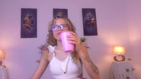 Juliana online show from 06-13-26, 07:12