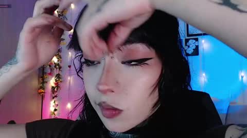 Liaa  online show from 04-16-26, 02:45