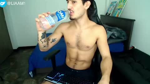 Snapshot of liaam1 chatting on 06-19-26, 02:43 LIAM online show from 06-19-26, 02:43
