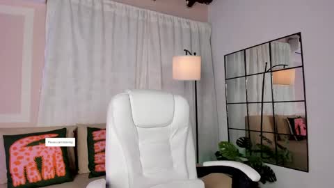 Snapshot of liaamoon_ chatting on 05-19-26, 12:33 Lia online show from 05-19-26, 12:33