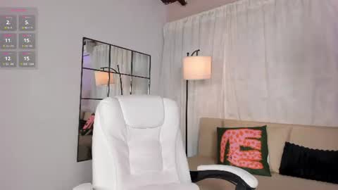 Snapshot of liaamoon_ chatting on 06-18-26, 12:20 Lia online show from 06-18-26, 12:20