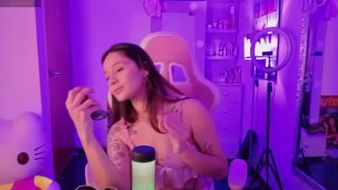 Snapshot of liabutera chatting on 06-12-26, 08:19 Lia Butera online show from 06-12-26, 08:19