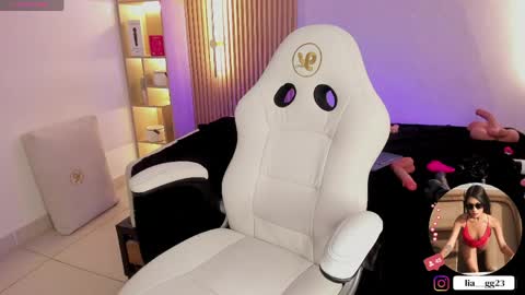 Liah online show from 04-21-26, 01:42