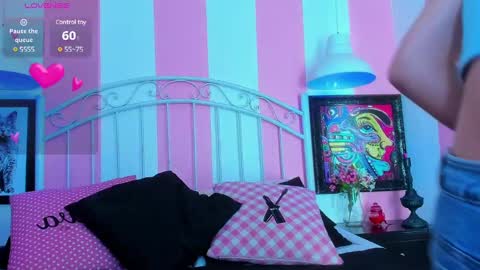 Snapshot of liah_grey8 chatting on 01-12-25, 01:42 ---Liah--- online show from 01-12-25, 01:42