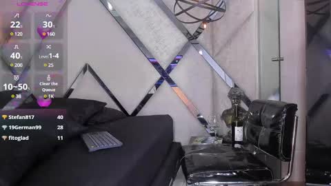 Snapshot of liah_grey8 chatting on 02-23-25, 08:00 ---Liah--- online show from 02-23-25, 08:00